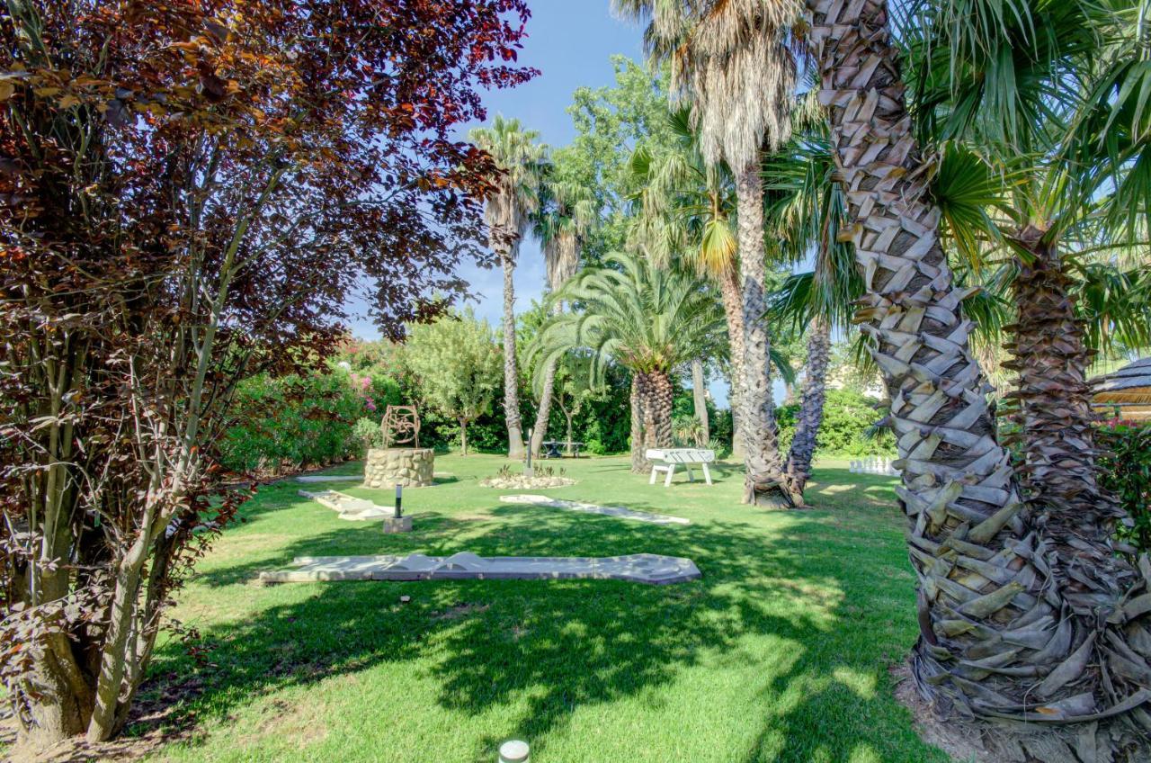 Hotel Le - & 4*