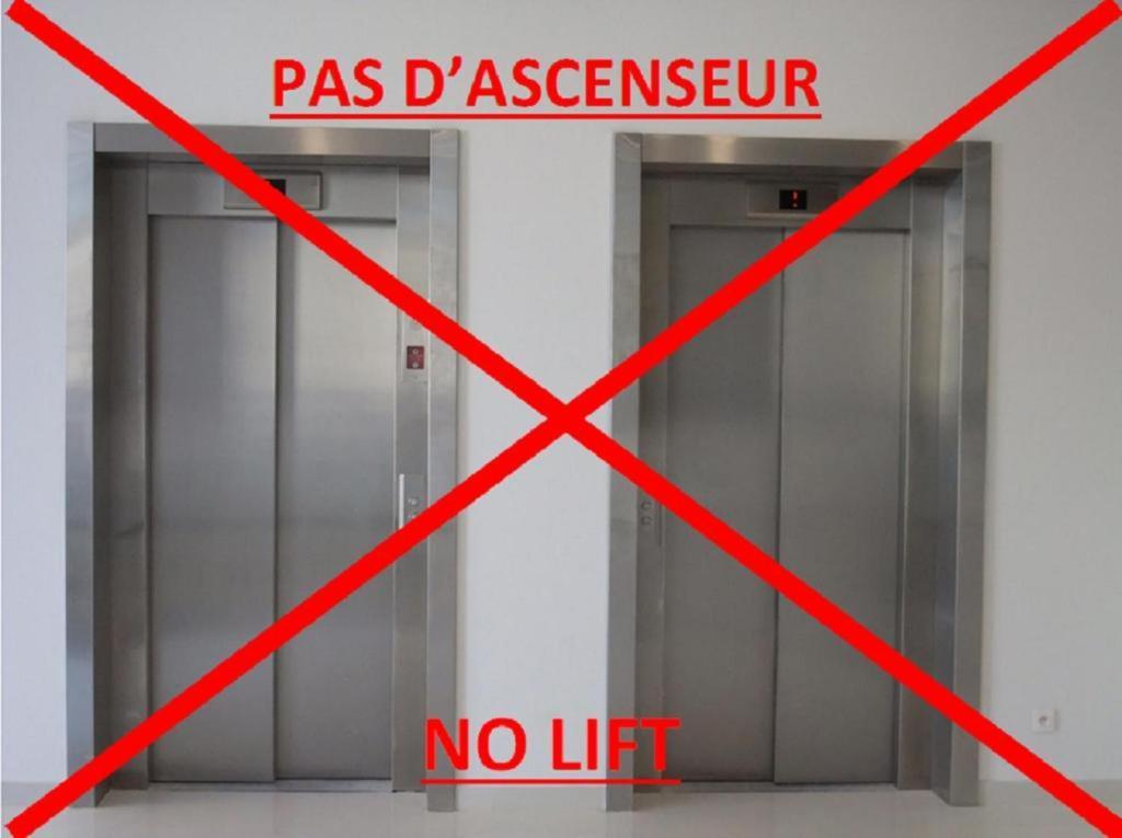Le - & Hotel