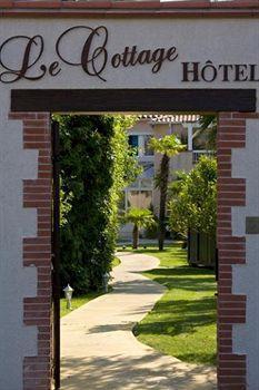 Hotel Le - &
