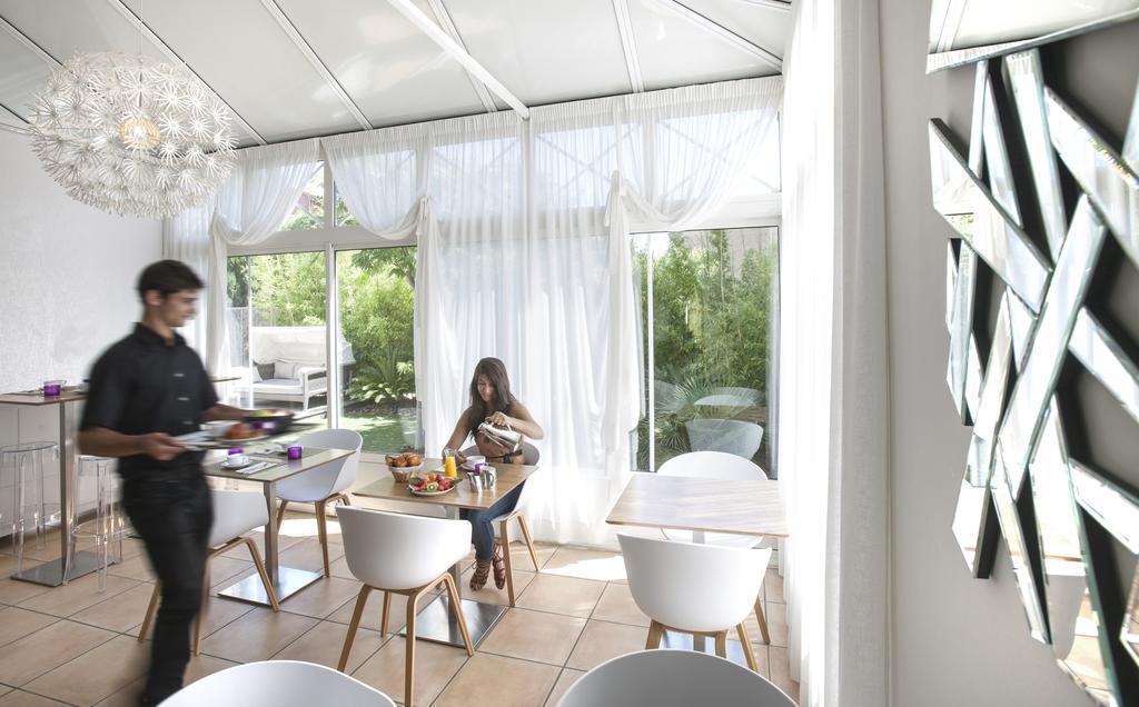 Hotel Le - & 4*